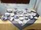 Se vende una vajilla de porcelana inglesa y jarra antigua