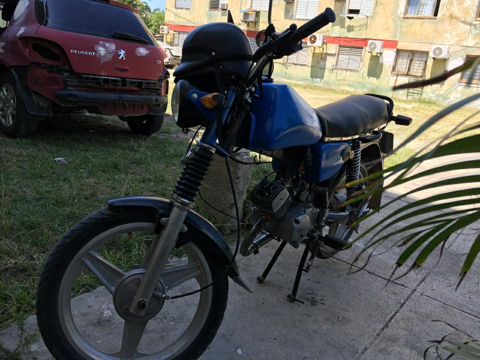 Autos > Motos / Scooters: Karpaty lista para negocio en La Habana, Cuba